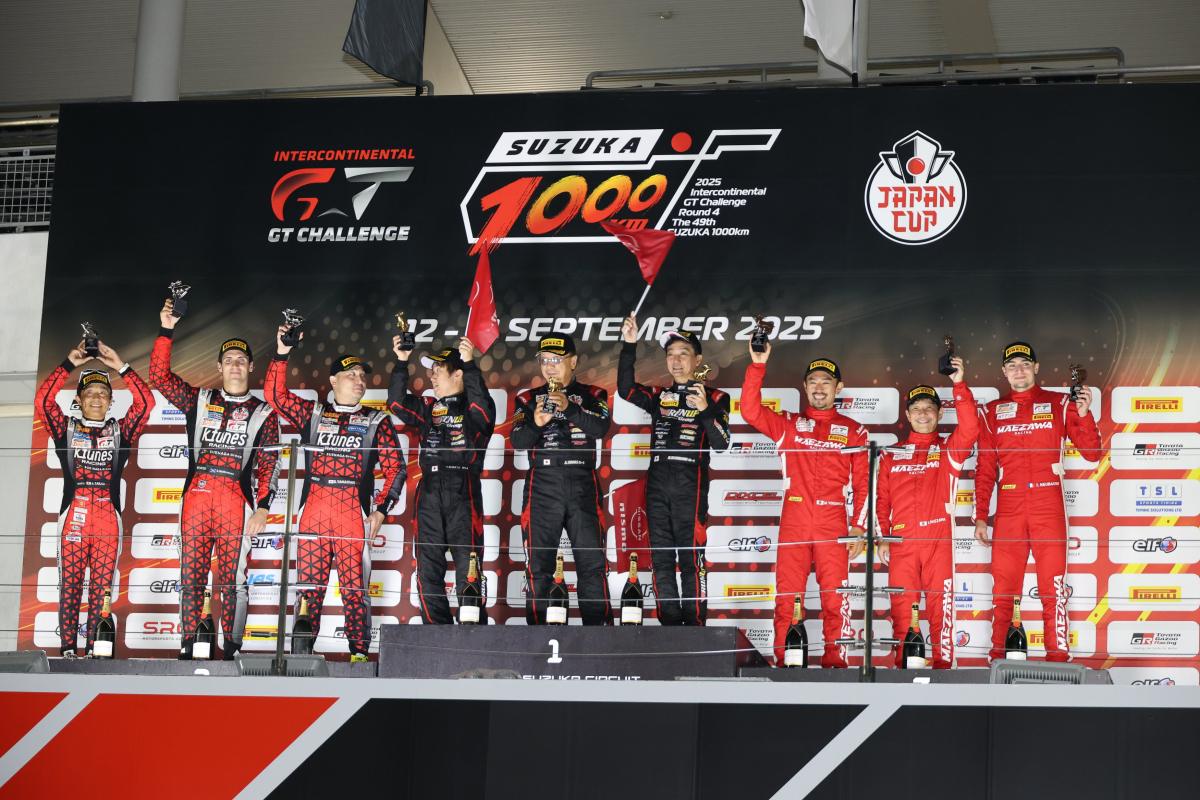 決勝後ホームストレート解放