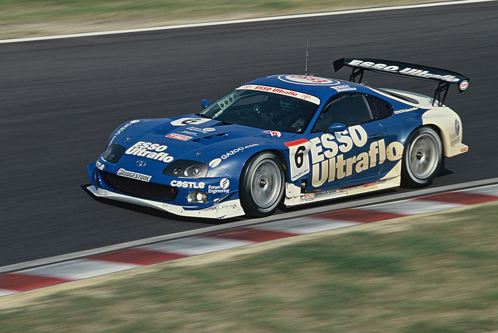 別格のアウディR-8のリタイアや、ライバル勢のNSX、GT-Rのリタイアもあり、ノートラブルでレースを制したのはエッソスープラ。