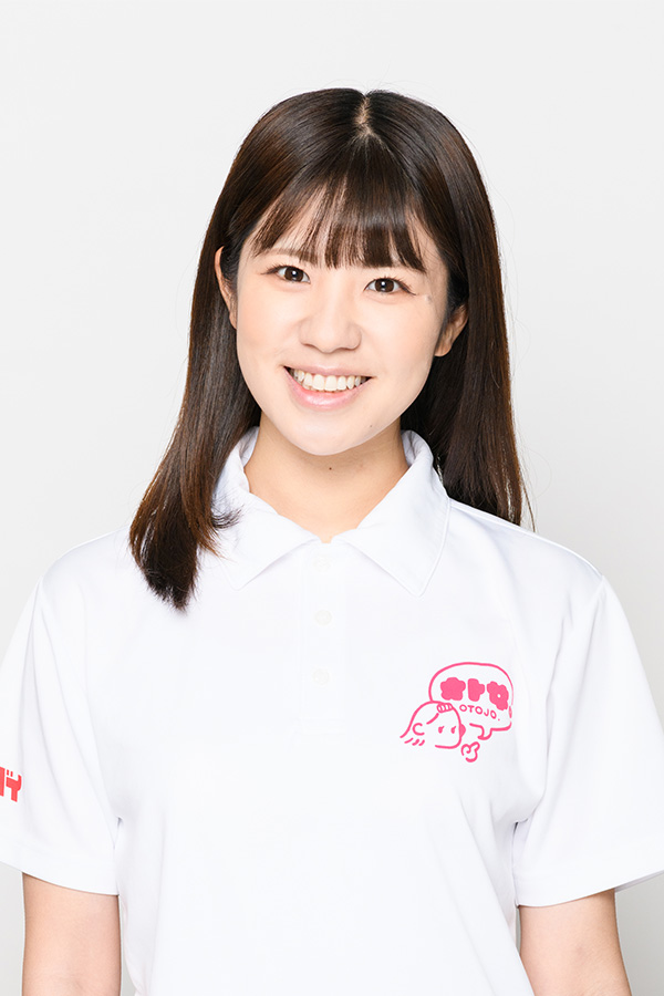 「耐久だからこそ、いろんなところで観て楽しもう！」『梅本まどか』レースウィーク中にサーキット外周を必ず早歩きで1周は歩くことがルーティーン。「スプリントレースとは違う、耐久ならではの時間を有意義に使いたい」という目標を掲げて本番の観戦に臨みます。毎年、天候に関わらず愛車のHonda CB400SFでツーリングしながら現地入りしている。
