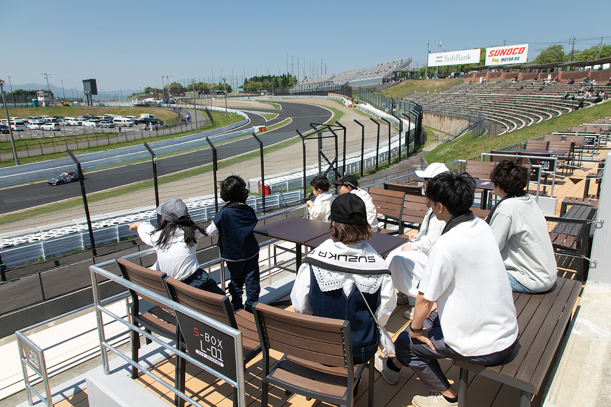 送料込み☆鈴鹿8耐 8月5.6.7日 3日間有効 正面指定
