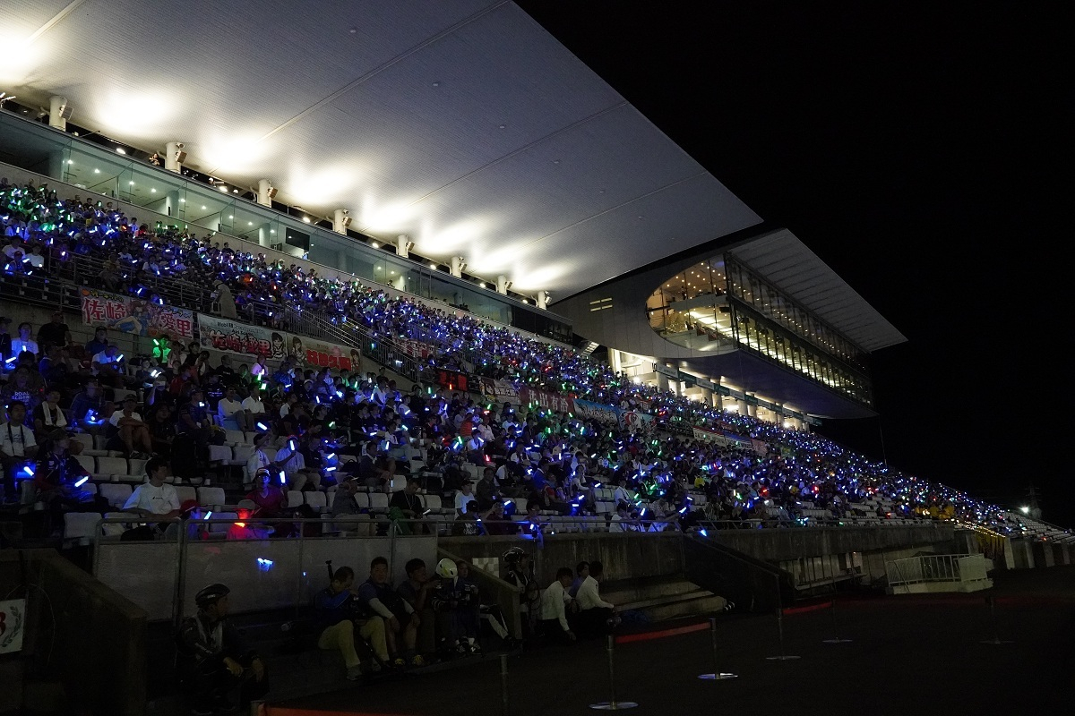 Gather at the Grandstand for the Checkered Flag of the Final Race!