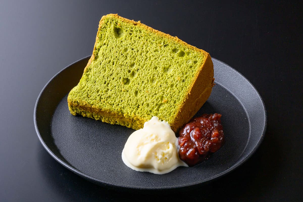 Chiffon Cake Made with Tea Leaves from Mie Prefecture