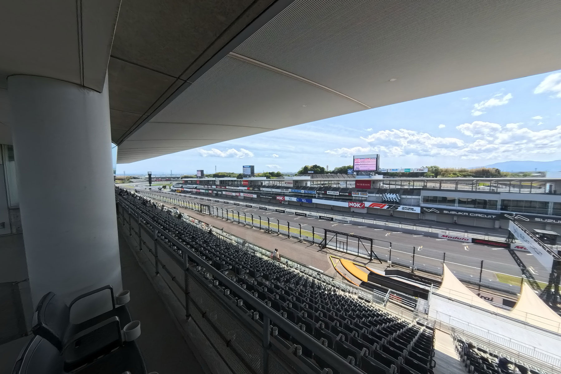 View from the Panorama Terrace. You can see the home straight from a high position.