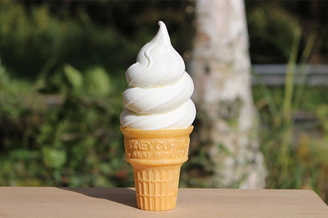 軽井沢ソフト「白樺ミルク（カップ）」