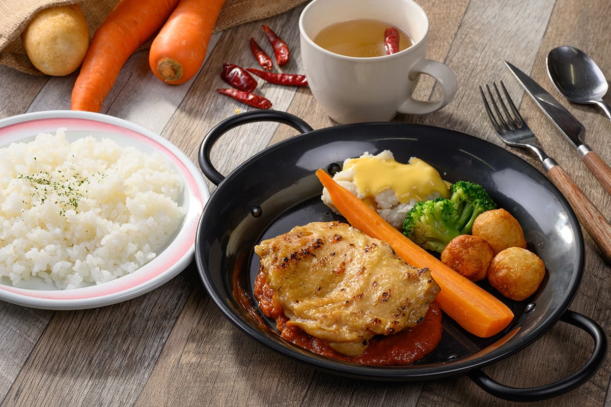 グリルチキンステーキプレート〜ピリ辛スープ付き〜