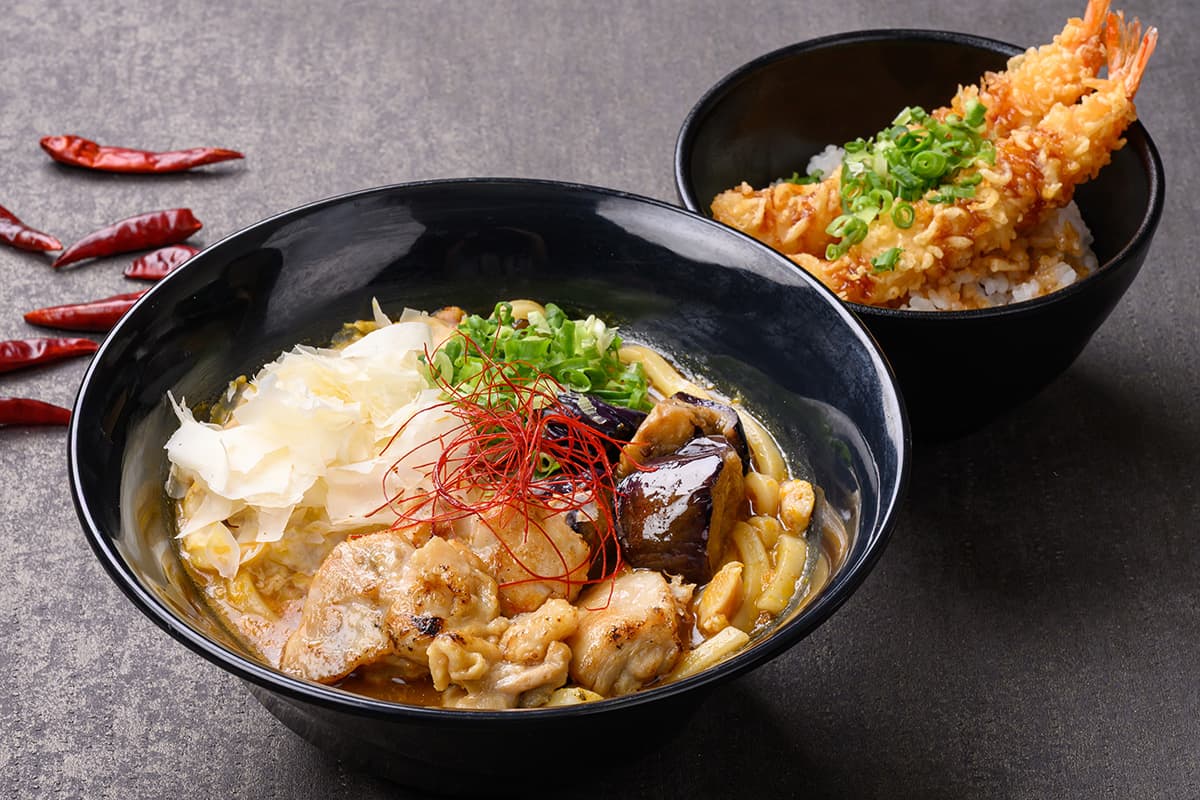 ふわふわチーズとチキンのカレーうどん