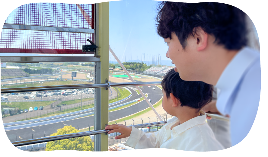 観覧車からコースを見てみよう!