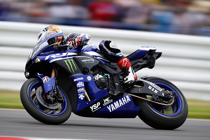 優勝したYAMAHA FACTORY RACING TEAM中須賀克行選手の走り