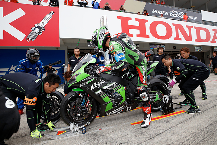 2位 Kawasaki Team GREENピット作業