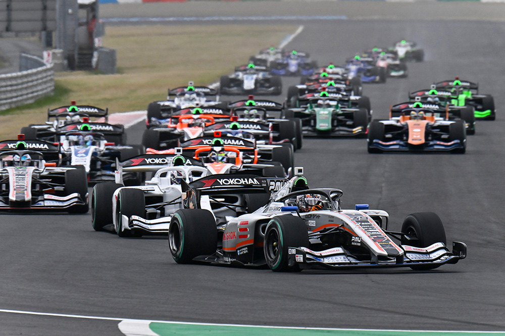 F1と460馬力差で鈴鹿は108%タイム。世界が注目するスーパーフォーミュラの速さ