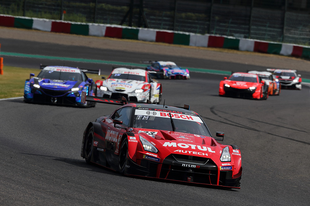 NISMO MOTUL AUTECH GT-R（松田次生／ロニー・クインタレッリ）