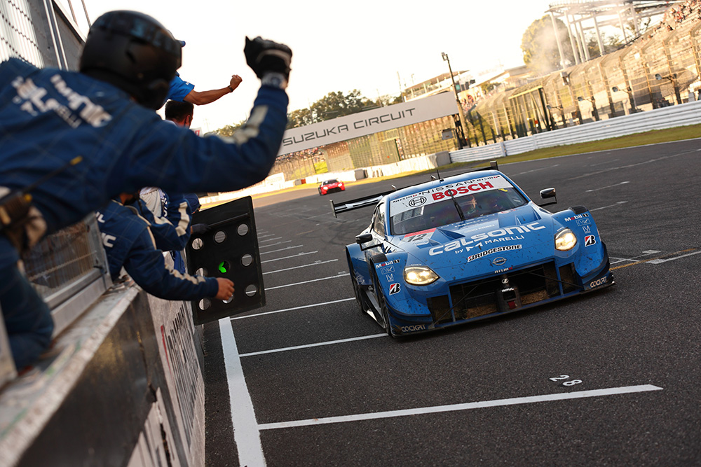 TEAM IMPULカルソニック IMPUL Z（平峰一貴／ベルトラン・バゲット）