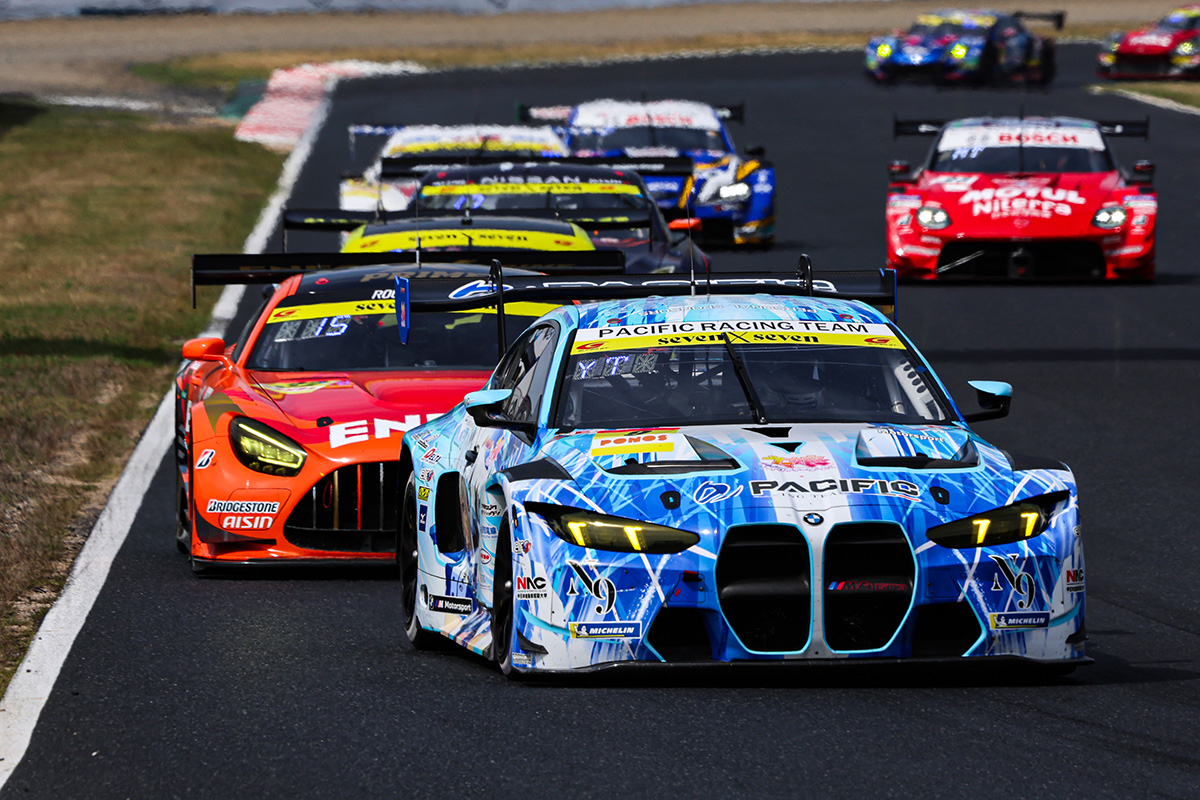 PACIFIC ウマ娘 NAC BMW（BME M4 GT3 EVO）