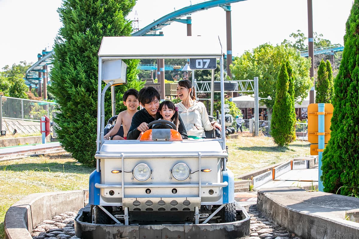 可穿著泳衣遊玩的遊樂設施