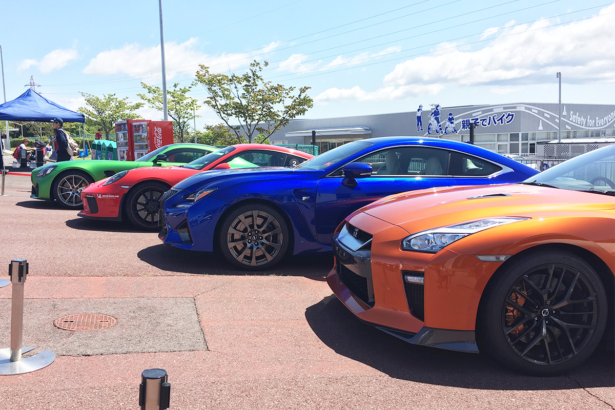 代表性的GT車（從前到後分別是日產GT-R、雷克薩斯RC F、保時捷911、梅賽德斯AMG GT）